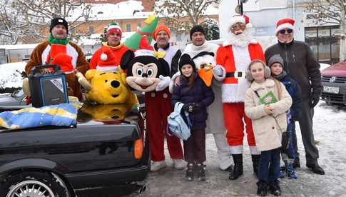[FOTO] Młodzi strzegomianie spotkali świętego Mikołaja