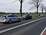 Zderzenie bmw i skody na drodze Dzierżoniów - Świdnica