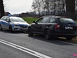 Zderzenie bmw i skody na drodze Dzierżoniów - Świdnica