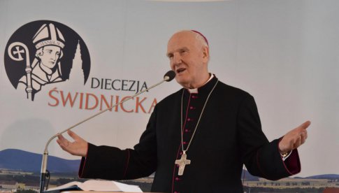 Biskup Ignacy Dec: Wiernych proszę o korzystanie z dyspensy od uczestnictwa we Mszy Świętej