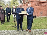 Otwarto park lapidarium przy Muzeum Miejskim Dzierżoniowa