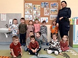 Policjantka spotkała się z maluchami z dzierżoniowskiego Przedszkola Gminnego i Żłobka „Sówka”
