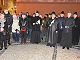 Manifestacja w obronie Jana Pawła II w Dzierżoniowie