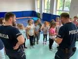 Dzielnicowi z Pieszyc edukowali dzieci wypoczywające na półkolonii