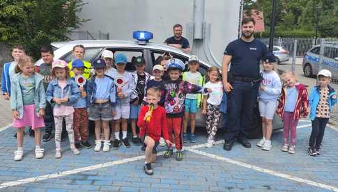 Przedszkolaki odwiedziły policjantów w pieszyckim Posterunku Policji