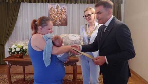 Wyprawka dla nowo narodzonego dziecka w gminie Łagiewniki