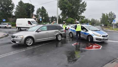 Zderzenie trzech samochodów w Pieszycach