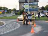 Wypadek motocyklisty na rondzie w Bielawie