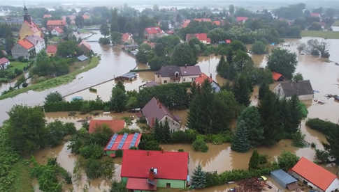 Mościsko pod wodą z lotu ptaka