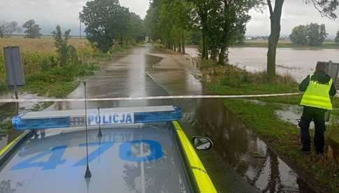 Dzierżoniowscy policjanci zaangażowani w działania związane z sytuacją kryzysową w powiecie