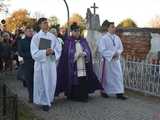 Tłumy na cmentarzach. Zobacz wideo i zdjęcia z Bielawy, Dzierżoniowa i Pieszyc