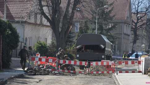 Ewakuacja mieszkańców i blokada ulicy 3 Maja w Bielawie – trwa usuwanie niewybuchu!