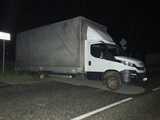 Dostawczy renault wypadł z drogi w Sieniawce