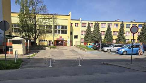 Dzierżoniów. Zmiany w parkowniu przy Szkole Podstawowej nr 5