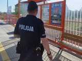 Policjanci z Komisariatu Policji w Bielawie prowadzą działania prewencyjne na terenach kolejowych