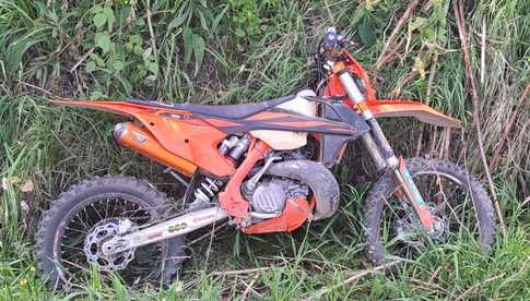 Policjanci z Dzierżoniowa zatrzymali sprawcę kradzieży motocykla