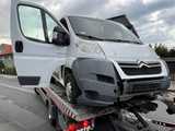 Pijany kierowca citroena wjechał w ogrodzenie w Pieszycach