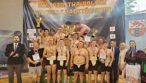 Kurcab i Hlond ze srebrnymi medalami Mistrzostw Polski Kadetek w Sumo
