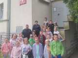 Dzieci z Przedszkola Tęczowa Kraina z wizytą na Posterunku Policji w Piławie Górnej