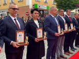Nowy sztandar dla dzierżoniowskich strażaków