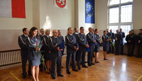 W roku upamiętnienia 101. Rocznicy Odzyskania przez Polskę Niepodległości funkcjonariuszom Zakładu Karnego w Kłodzku nadano wyższe stopnie służbowe