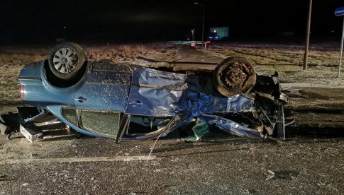 W Domaszkowie na DK-33 doszło do zderzenia dwóch pojazdów. 