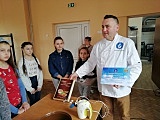 Na spotkanie z kucharzem bez granic, Arturem Szczytowskim przybyło 19 młodych osób 