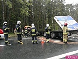 Ciężarówka w rowie na dk8 między Szczytną a Polanicą