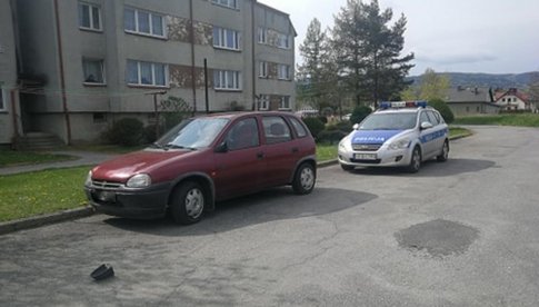 Policjanci z Kłodzka zatrzymali mężczyznę, podejrzanego o zniszczenie kilkudziesięciu samochodów