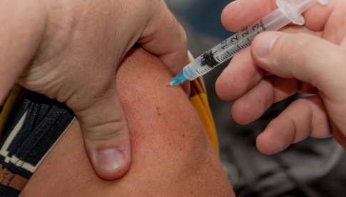 Bezpłatne szczepienia na grypę dla dusznickich seniorów 