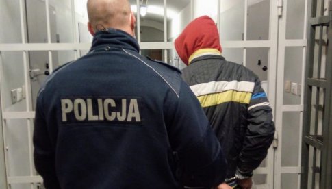 Kilka tysięcy złotych próbowali wymusić od przedsiębiorcy dwaj mężczyźni, którzy zostali zatrzymani przez policjantów z Kłodzka