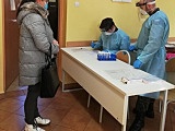 Ponad 12 000 nauczycieli z województwa dolnośląskiego zostanie poddanych badaniom wymazowym na obecność koronawirusa.