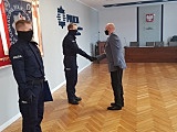 W Komendzie Powiatowej Policji w Kłodzku odbyło się ślubowanie policjantów przyjętych do służby