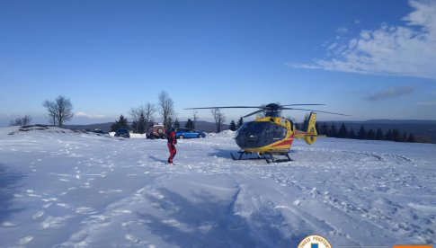 W piątek, 19 lutego na stoku narciarskim w Zieleńcu doszło do kolejnego wypadku, do którego konieczne było wezwanie śmigłowca Lotniczego Pogotowia Ratunkowego.