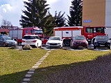 Śmigłowiec Lotniczego Pogotowia Ratunkowego wylądował przy ul. Zdrojowej w Kudowie-Zdroju.