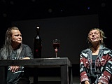 W sobotę, 18 września w sali widowiskowej Miejsko-Gminnego Ośrodka Kultury w Bystrzycy Kłodzkiej odbyła się prapremiera spektaklu Kobiety, wino i śmiech.
