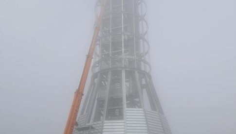 Zakończono budowę konstrukcji stanowej wieży na Śnieżniku 