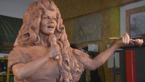 W Lewinie Kłodzkim stanie pomnik Violetty Villas. Trwa zbiórka środków na jego ukończenie 