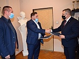 Podpisano umowę na budowę oświetlenia na terenie gminy Kłodzko