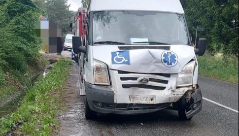 Polanica-Zdrój: Zderzenie auta transportu medycznego z osobówką