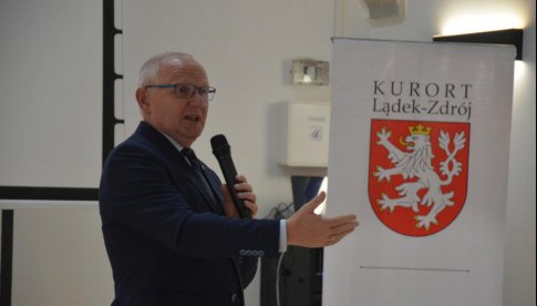 Burmistrz Lądka-Zdroju jednogłośnie z absolutorium za 2021 rok