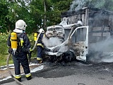 Pożar auta na ul. Bukowej w Szczytnej [Foto]