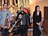 W kościele św. Barbary w Droszkowie zabrzmiał mezzosopran, skrzypce i akordeon [Foto]
