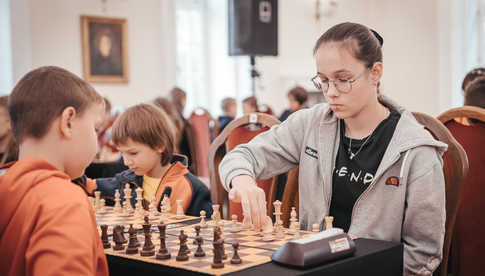 [FOTO] Szachowa rywalizacja w dusznickim Teatrze Zdrojowym