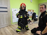 Strażak z PSP Świdnica odwiedził przedszkolaki