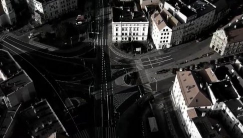 Wyludnione ulice Świdnicy [wideo z drona]