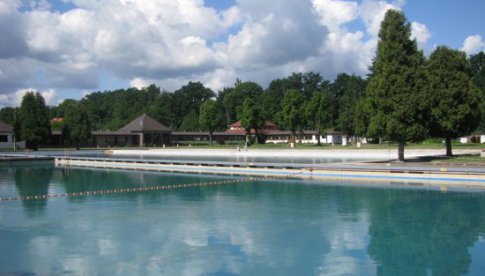 Miasto zajmie się przebudową basenu letniego