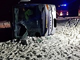 [FOTO] Wypadek autokaru na krajowej 35