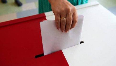 Komisarz zawiesza termin głosowania w świebodzickim referendum