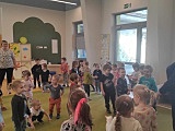 [FOTO] Spotkanie starszaków z Gminnego Żłobka z przedszkolakami z Bajkowej Dolinki